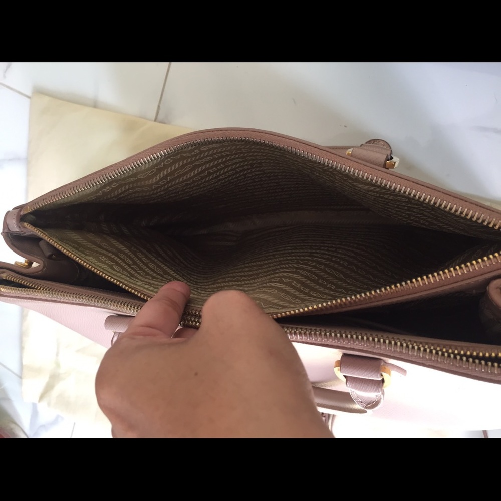Prada saffino cameo - Picture 2 of 8